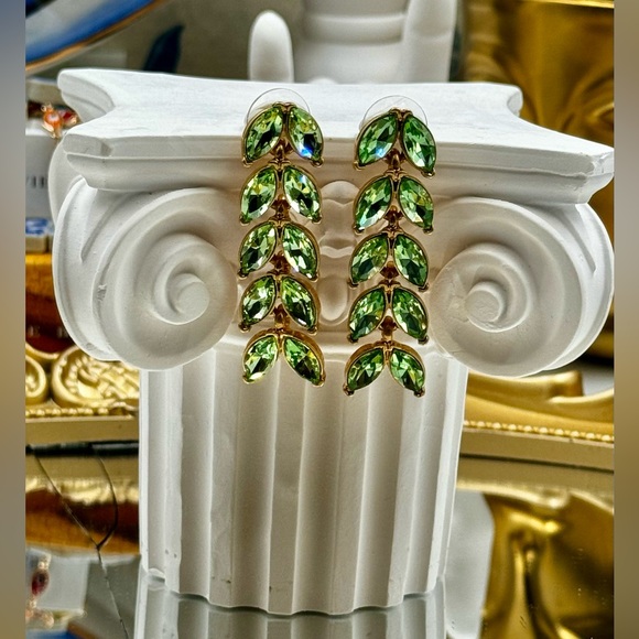 🆕 OSCAR DE LA RENTA 🧿 NWOT Crystal Leaves Drop Earrings, Green Gemstone - Picture 11 of 15